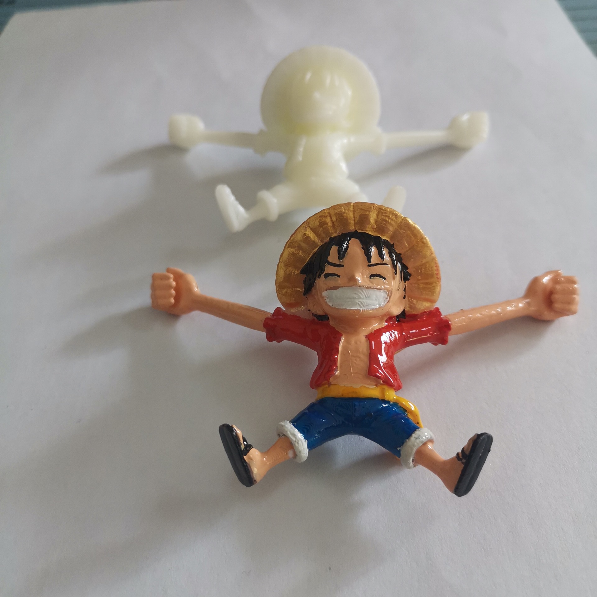 One Piece – Luffy action figure for holding a mask (Box/No Box) Action & Toy Figures